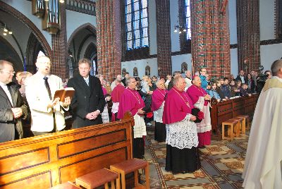 pontifikalamt_und_empfang_16_20101010_1685496332